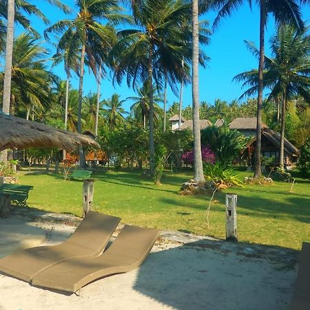 Ary'S Lagoon Bungalow & Hotel Karimunjawa Exterior foto